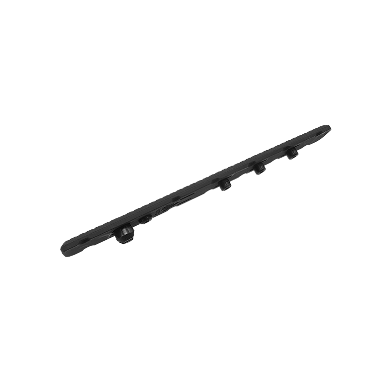 UTG nízkoprofilová krytka pro Keymod, 5,5″, černá, balení 7ks - UTG Low Profile Keymod Rail Panel Covers, 5.5” Black, 7/Pack