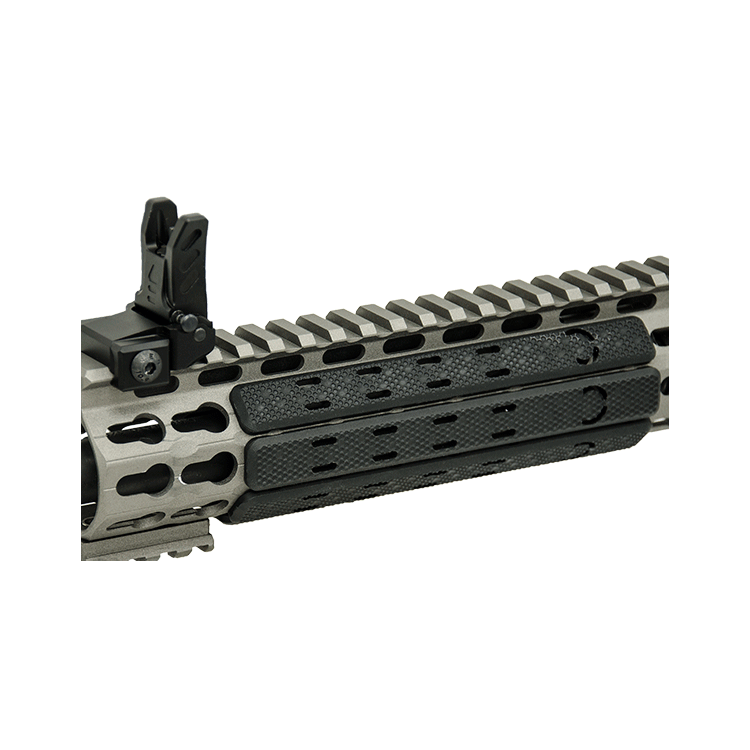 UTG nízkoprofilová krytka pro Keymod, 5,5″, černá, balení 7ks - UTG Low Profile Keymod Rail Panel Covers, 5.5” Black, 7/Pack