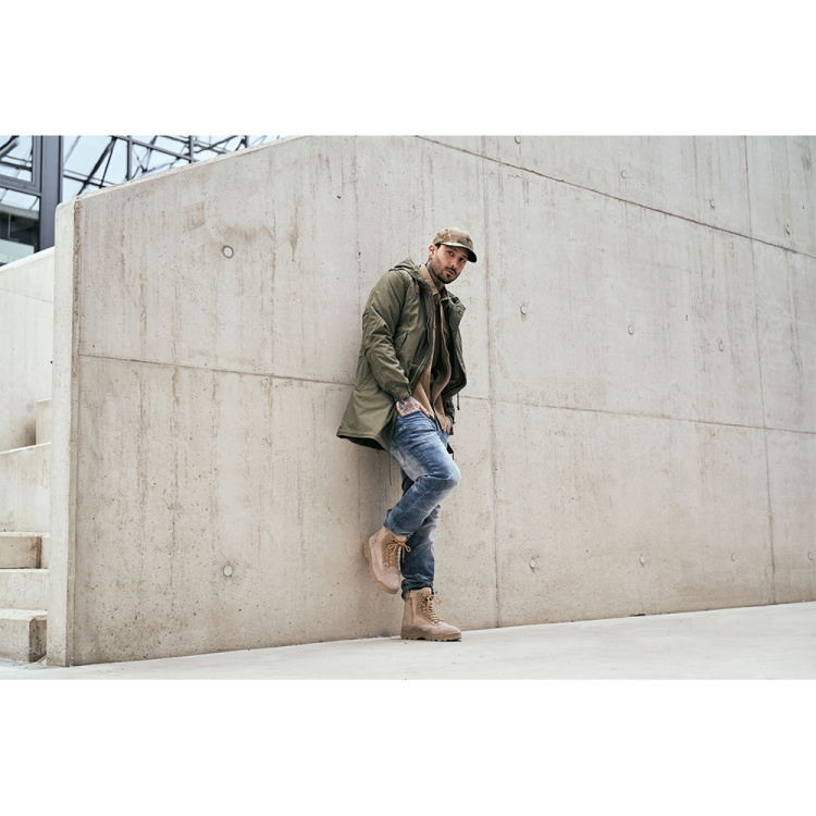 Marsh Lake Parka, Brandit