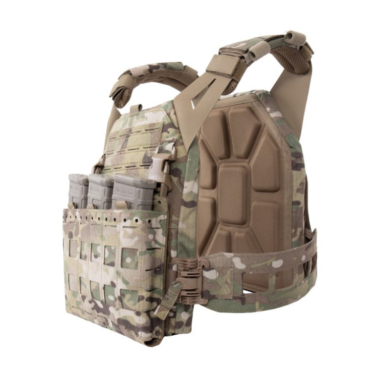 Nízkoprofilový nosič plátů s kapsou na tři puškové zásobníky Warrior LPC V3, Multicam