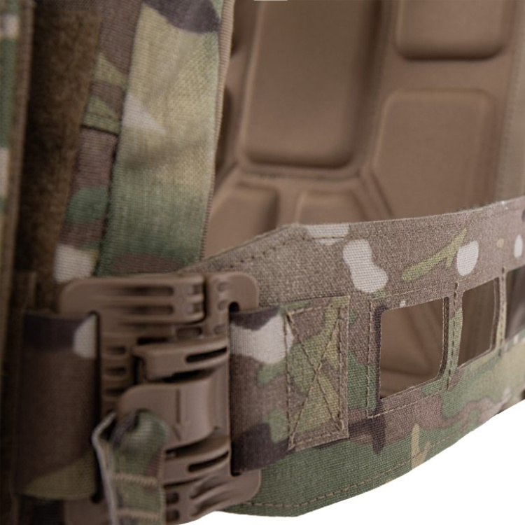 Nízkoprofilový nosič plátů s kapsou na tři puškové zásobníky Warrior LPC V3, Multicam