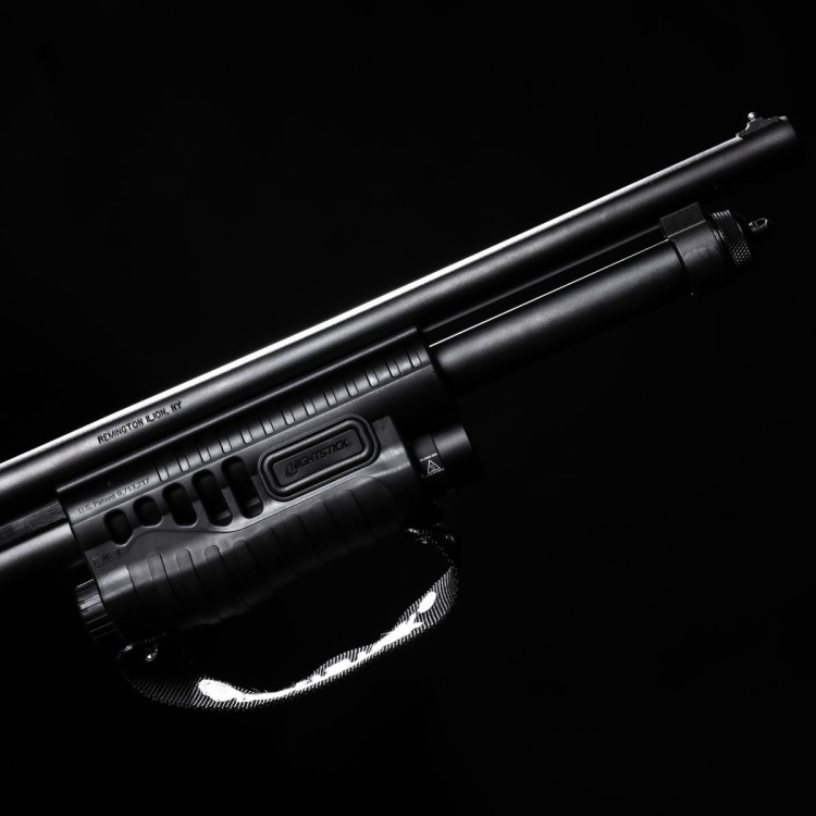 Taktické předpažbí SFL-13WL se svítilnou pro brokovnice Remington 870/TAC-14, Nightstick